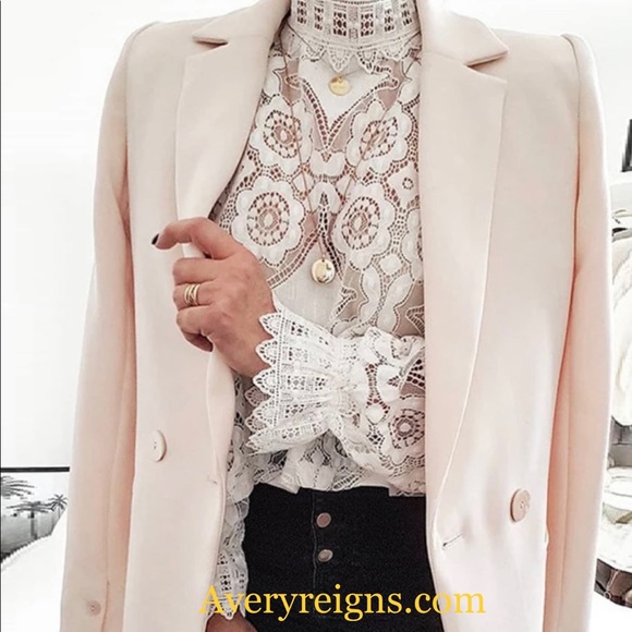 💕Sale💕Patrizia Lace Blouse - Picture 3 of 11